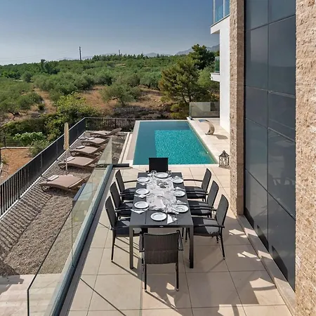 Luxury Delight I In With Private Pool, Gym, Sauna & Jacuzzi Villa