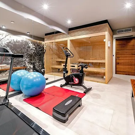 Luxury Delight I In With Private Pool, Gym, Sauna & Jacuzzi Villa Promajna