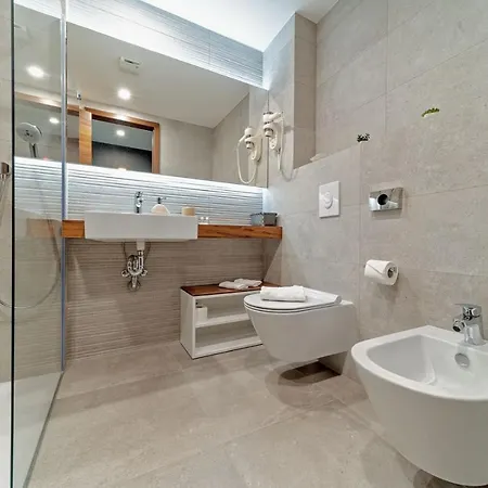 Villa Luxury Delight I In With Private Pool, Gym, Sauna & Jacuzzi