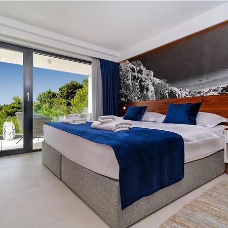 Luxury Delight I In With Private Pool, Gym, Sauna & Jacuzzi Promajna