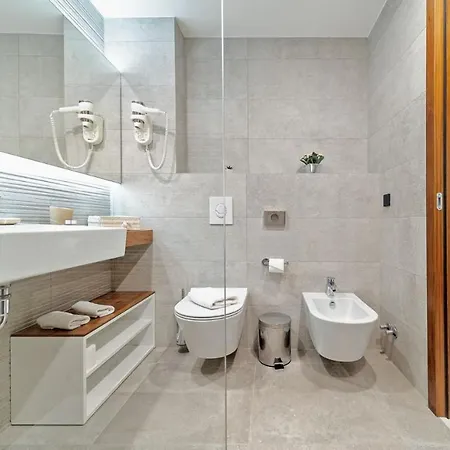 Luxury Delight I In With Private Pool, Gym, Sauna & Jacuzzi Villa Promajna